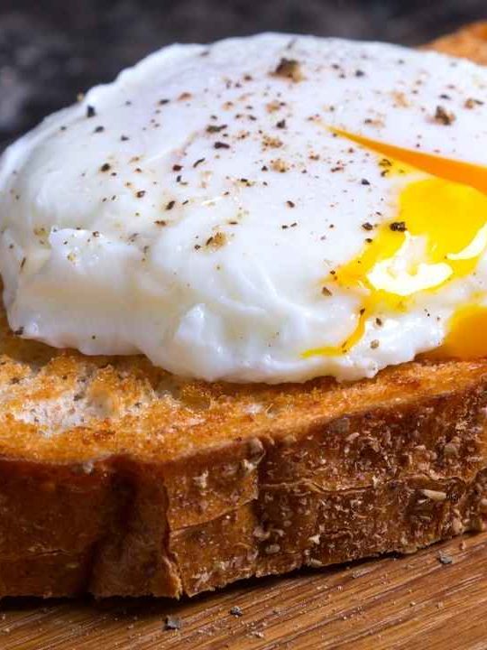 Can You Poach An Egg Without Vinegar