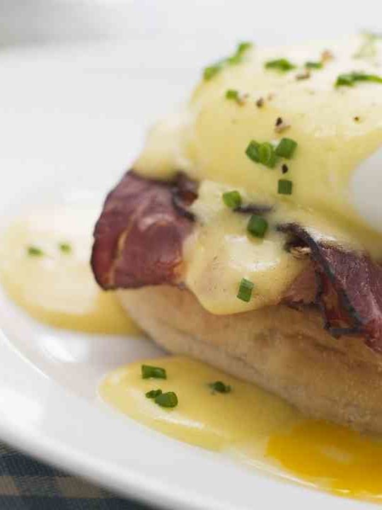 Can You Eat Eggs Benedict While Pregnant