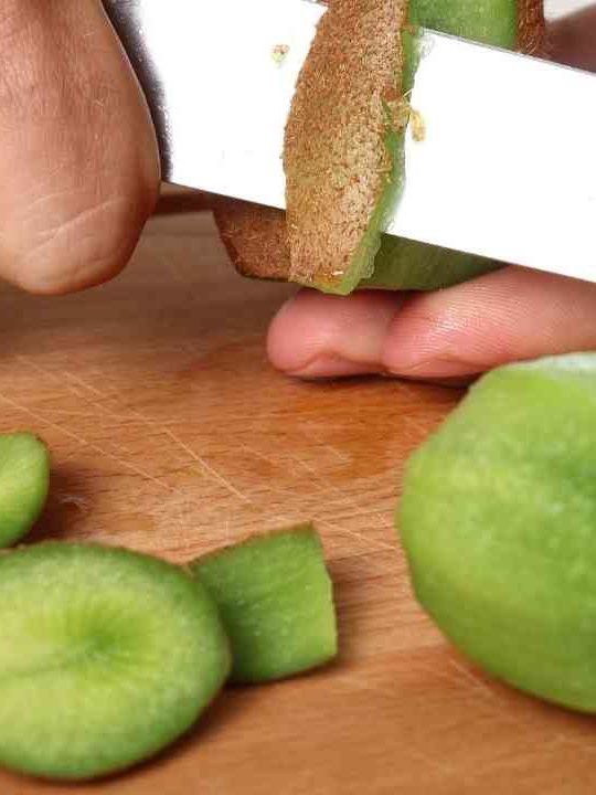 Can You Eat Kiwi Peel