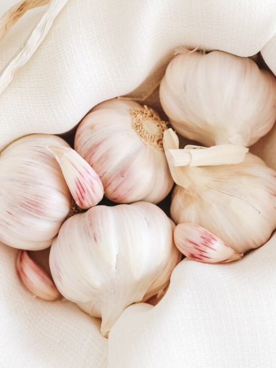Can You Eat Garlic Raw