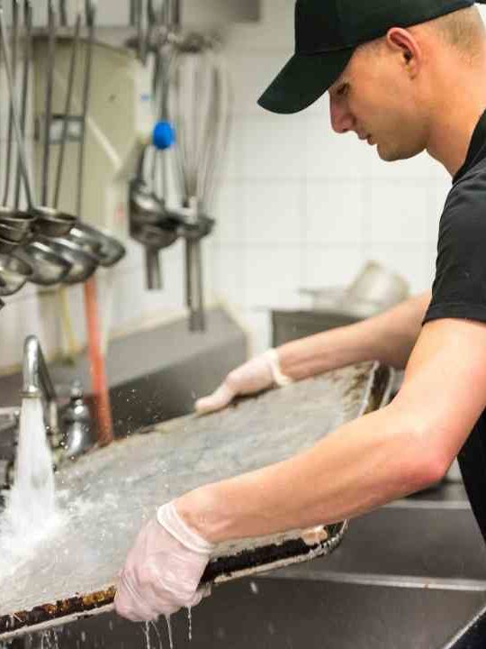 How To Be A Good Dishwasher At A Restaurant