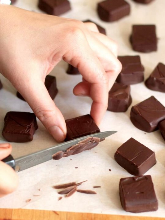 How To Cut Chocolate